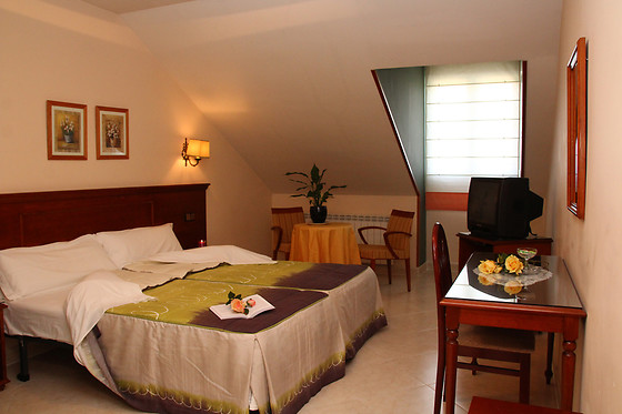 HOSTAL SIETE PICOS - photo 1