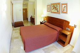 HOTEL LOS HABANEROS