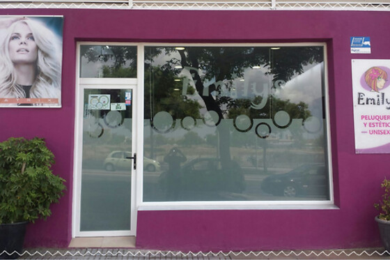 PELUQUERIA Y ESTETICA UNISEX EMILYS - photo 1