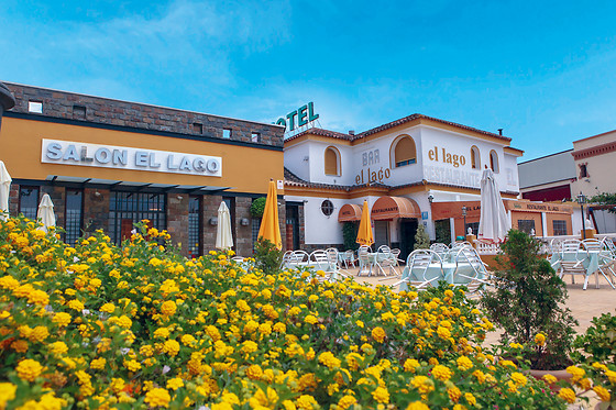 HOTEL RESTAURANTE EL LAGO - photo 0