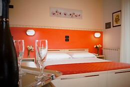 Hotel Monica